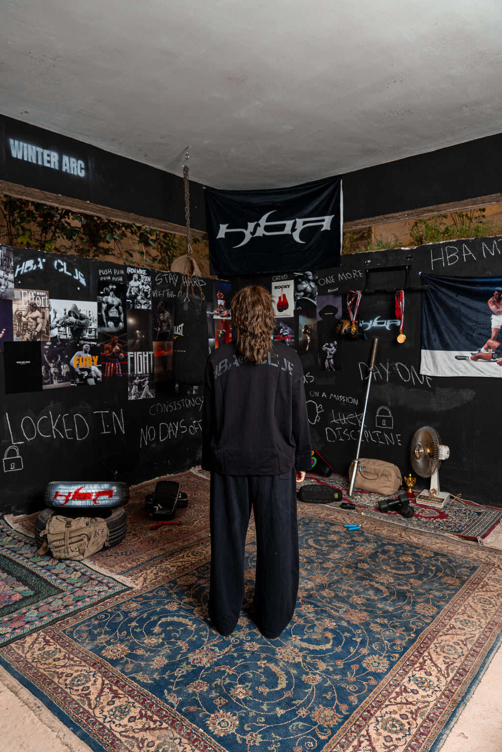 BLACK HBA-CLUB CREWNECK