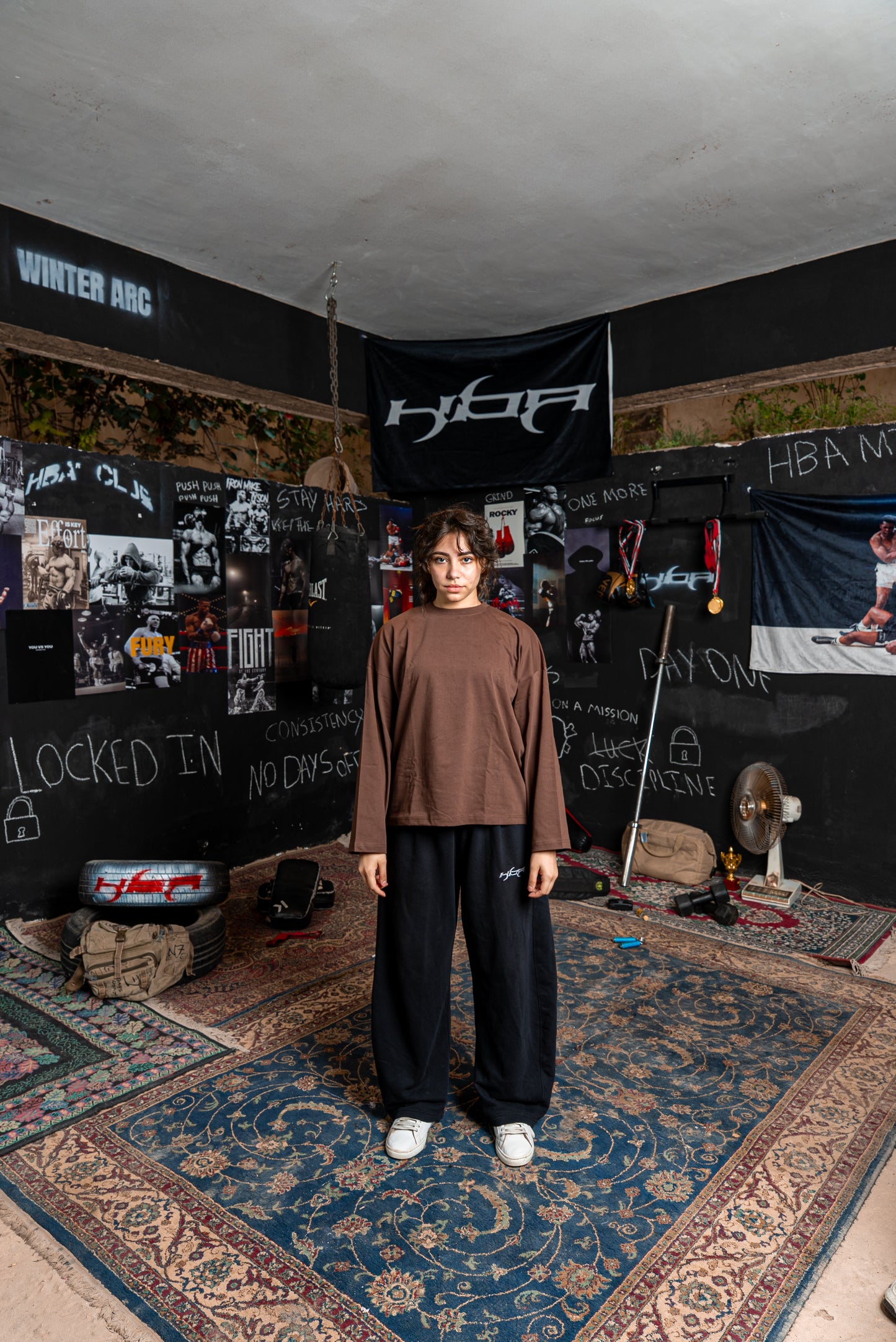 DARK BROWN HBA-CLUB CREWNECK