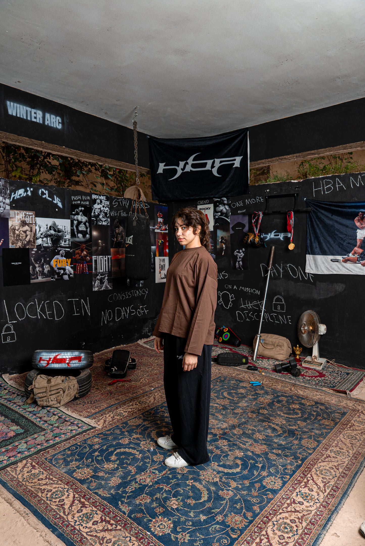 DARK BROWN HBA-CLUB CREWNECK