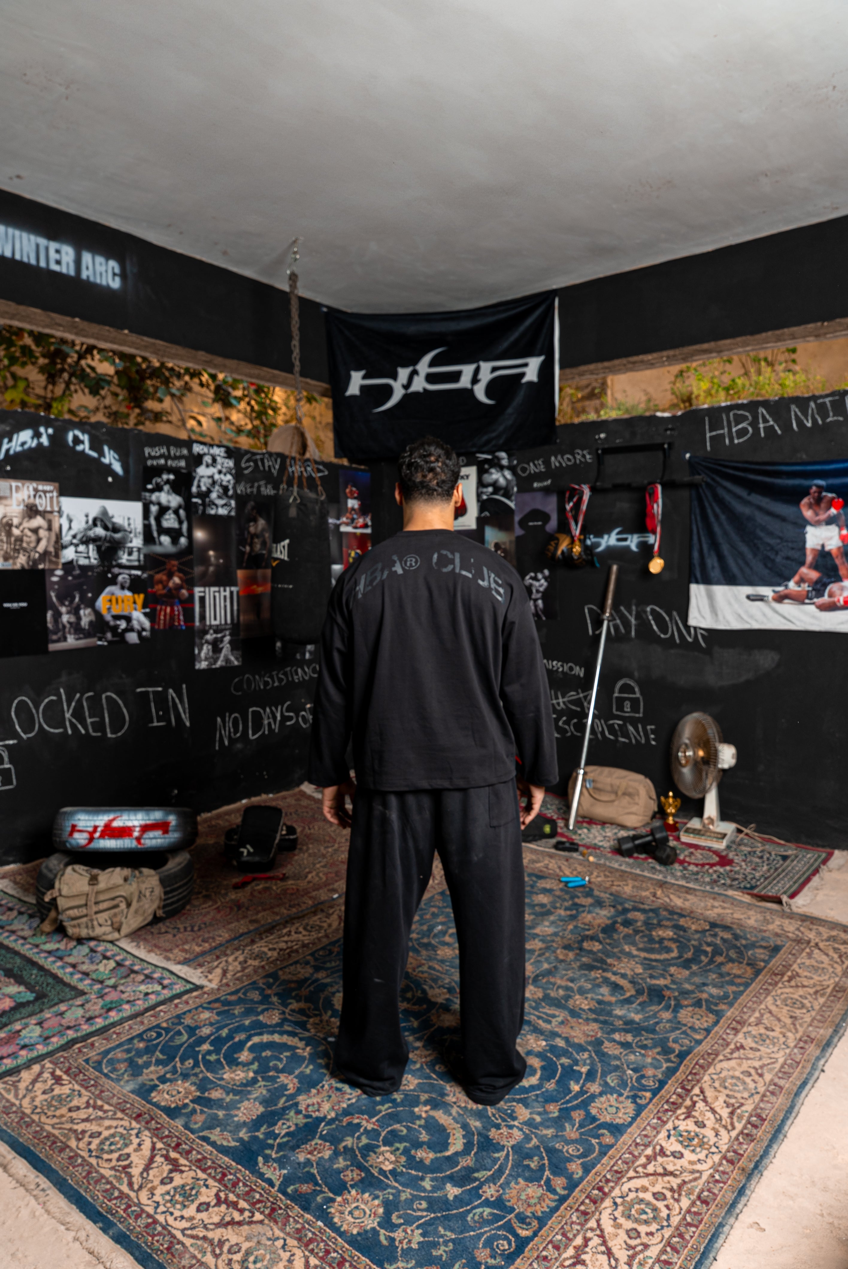 BLACK HBA-CLUB CREWNECK