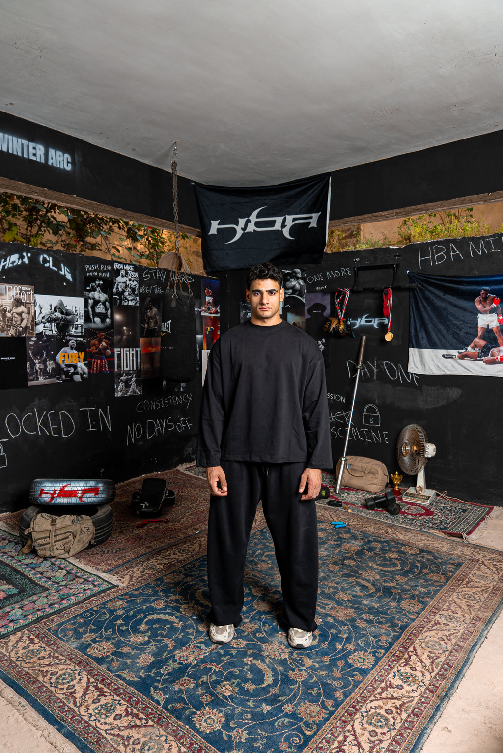 BLACK HBA-CLUB CREWNECK