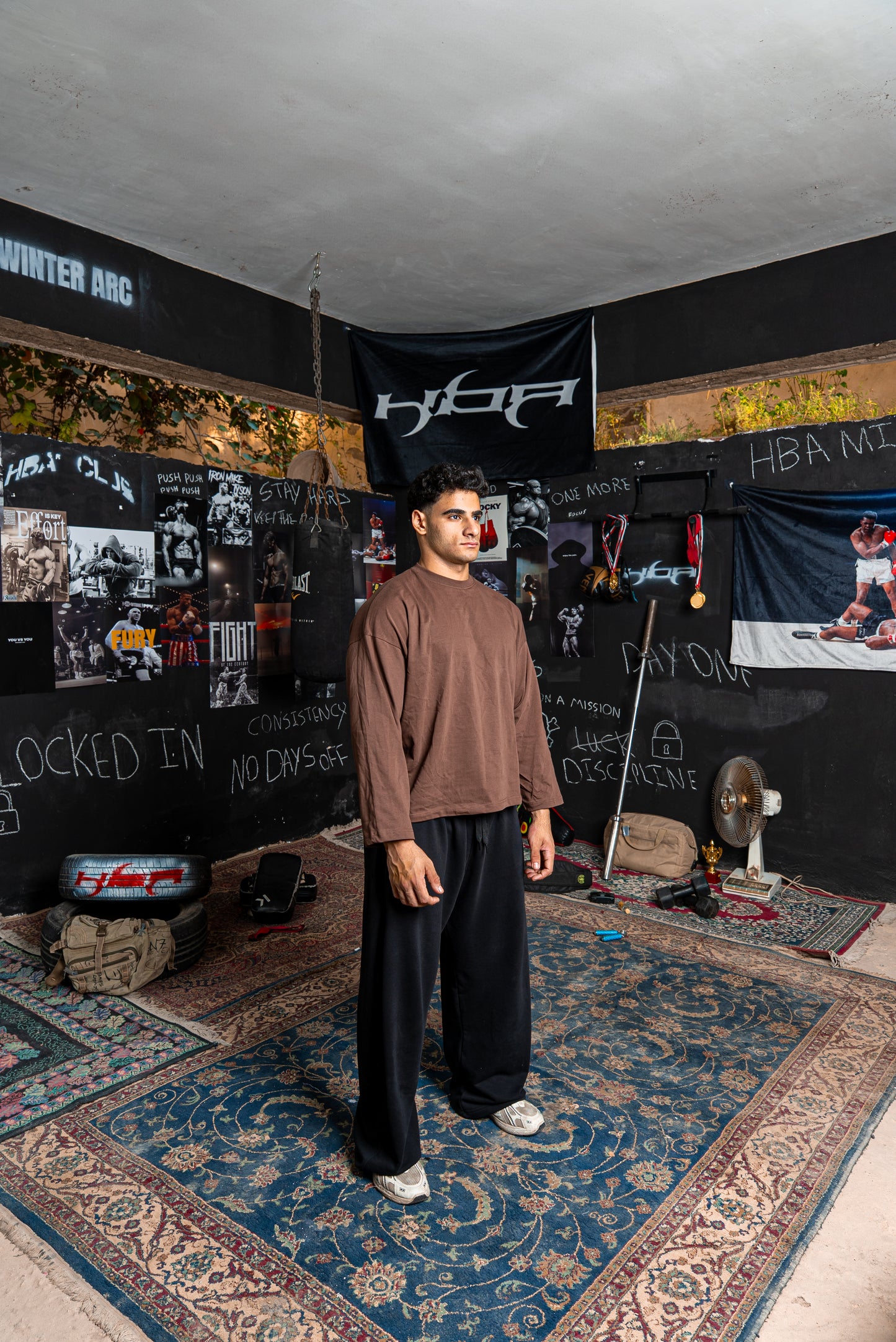 DARK BROWN HBA-CLUB CREWNECK