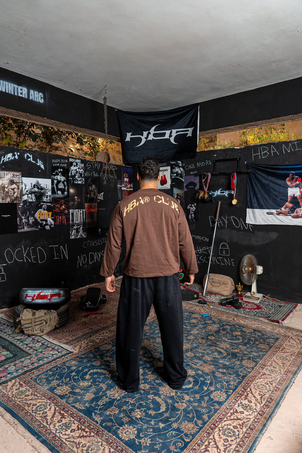 DARK BROWN HBA-CLUB CREWNECK