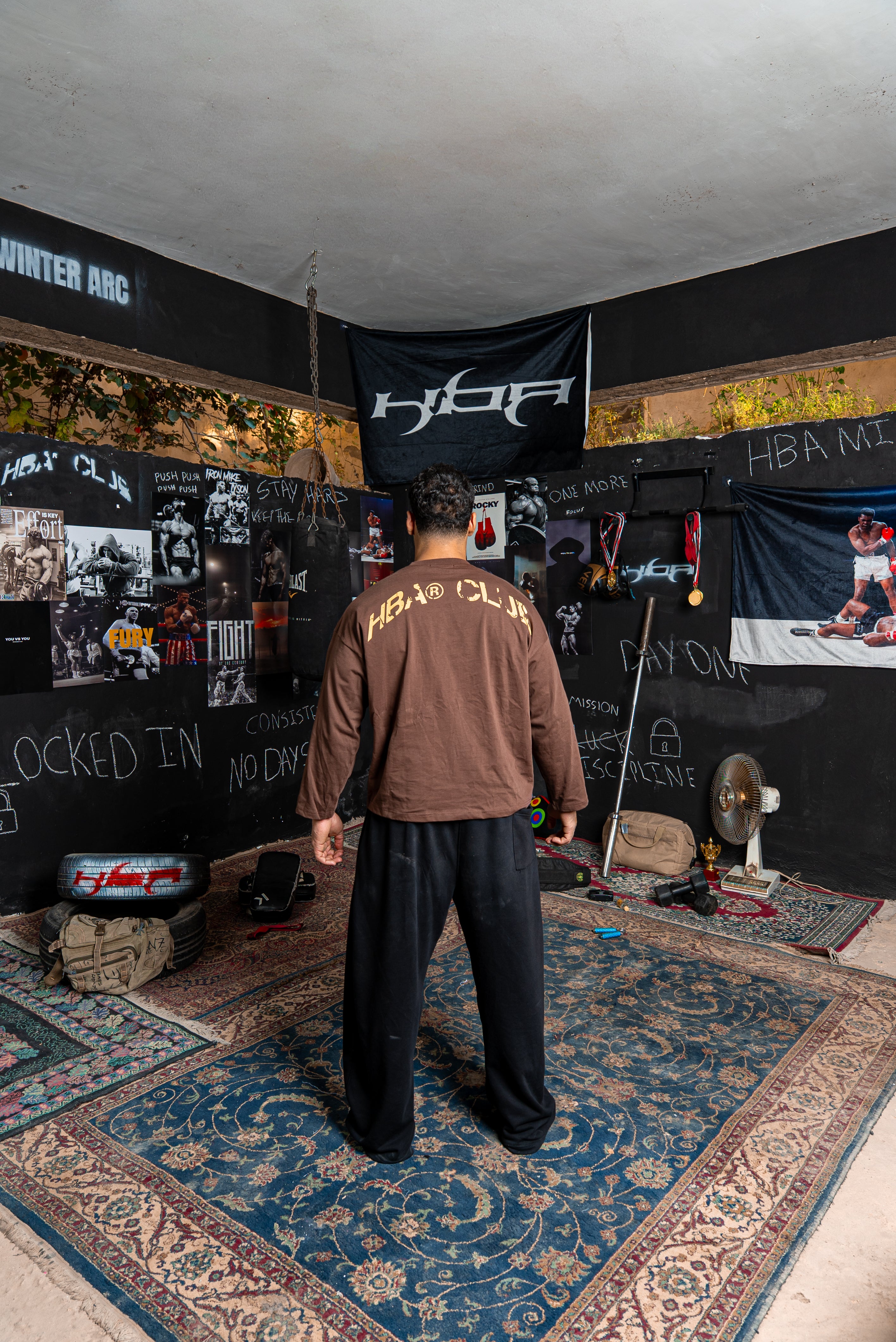 DARK BROWN HBA-CLUB CREWNECK