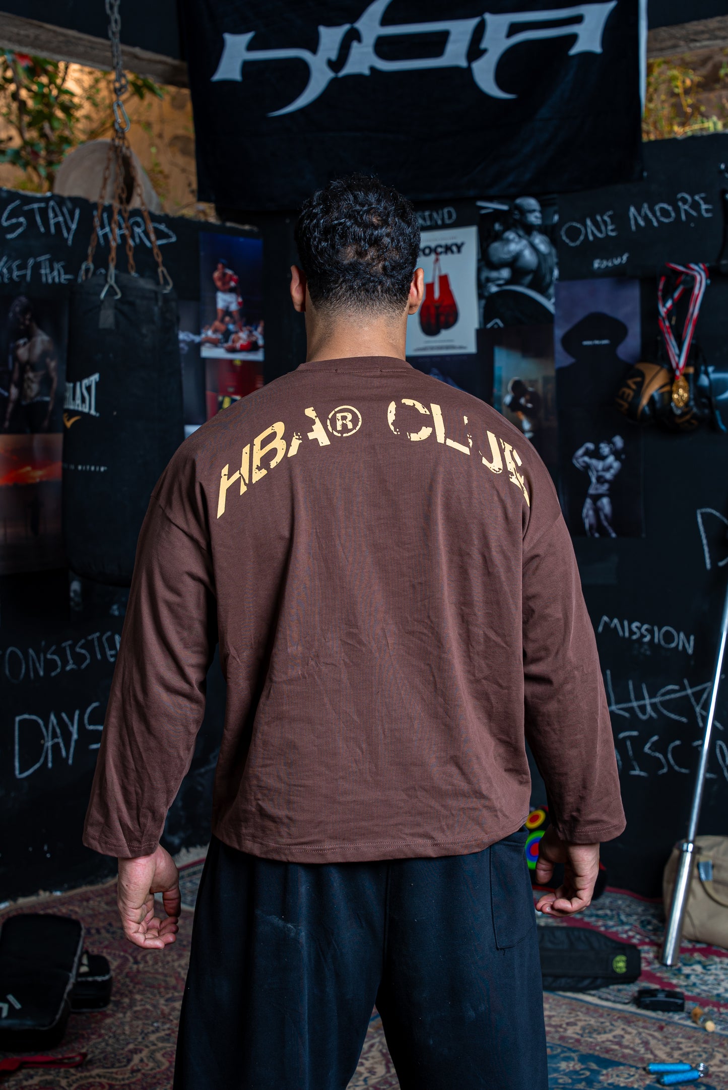 DARK BROWN HBA-CLUB CREWNECK