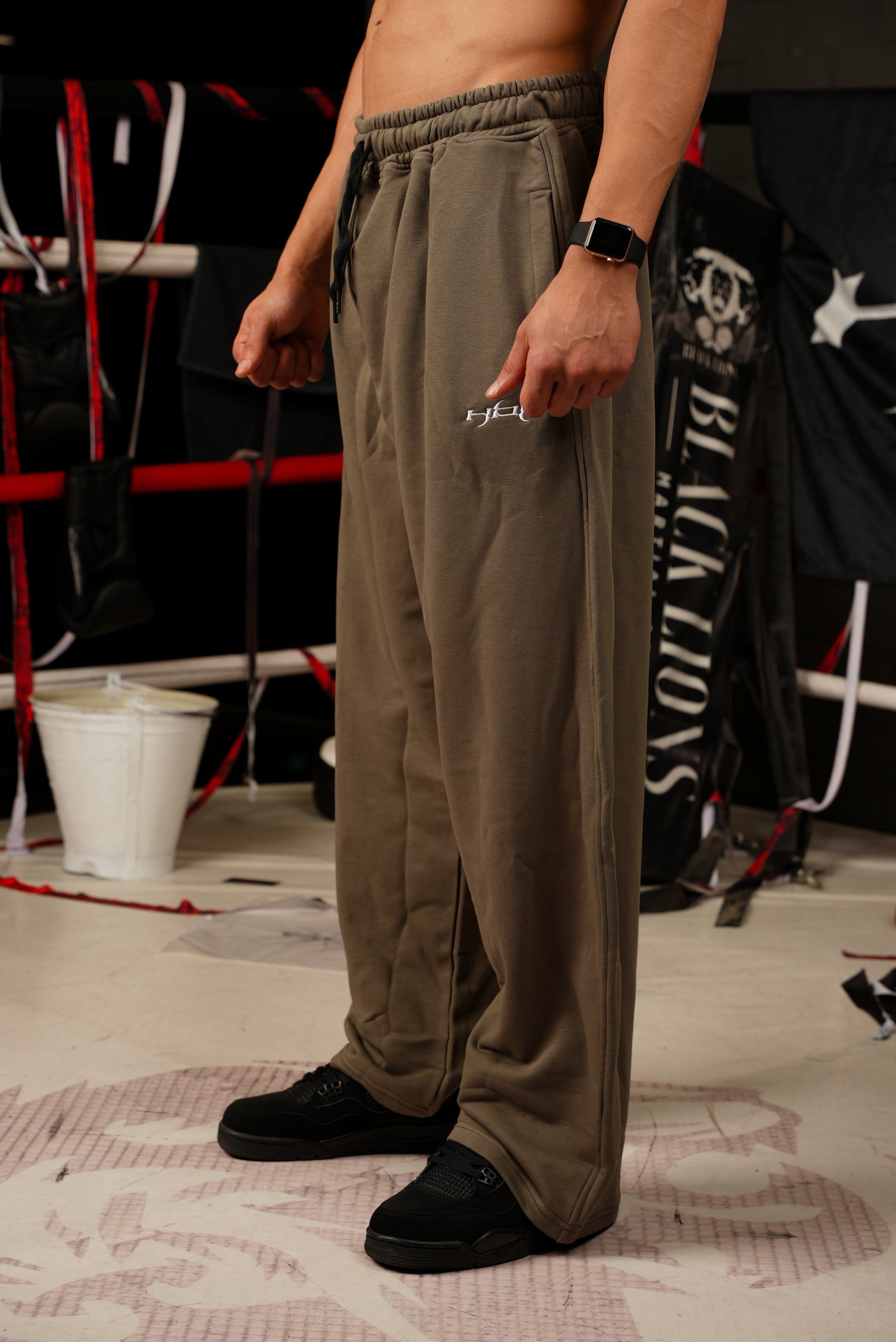 Army green basic pants