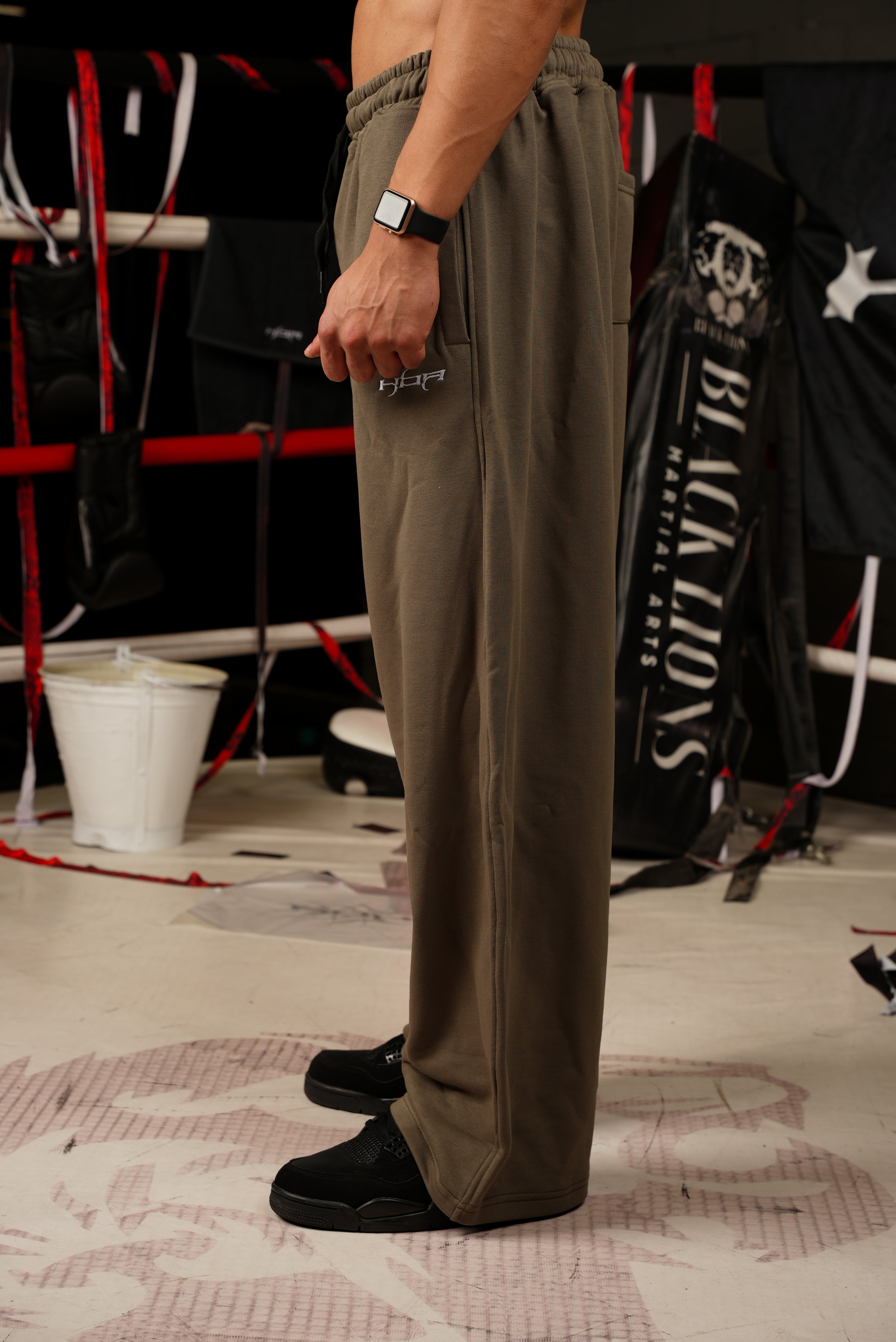 Army green basic pants