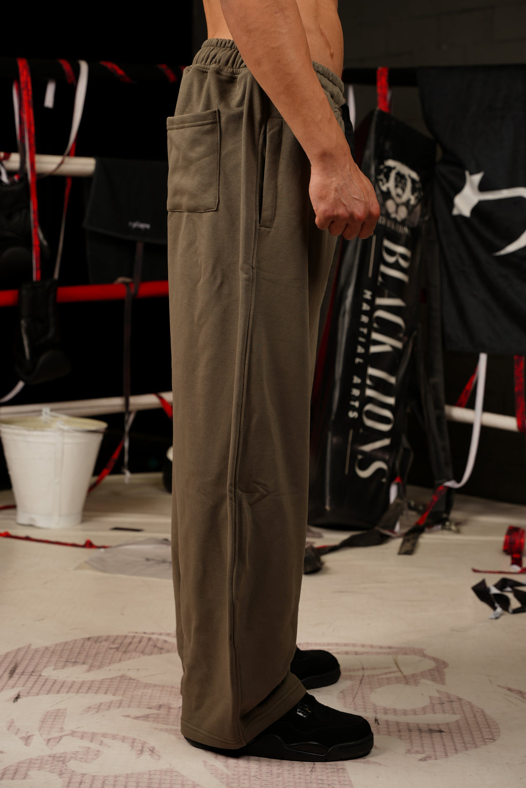 Army green basic pants