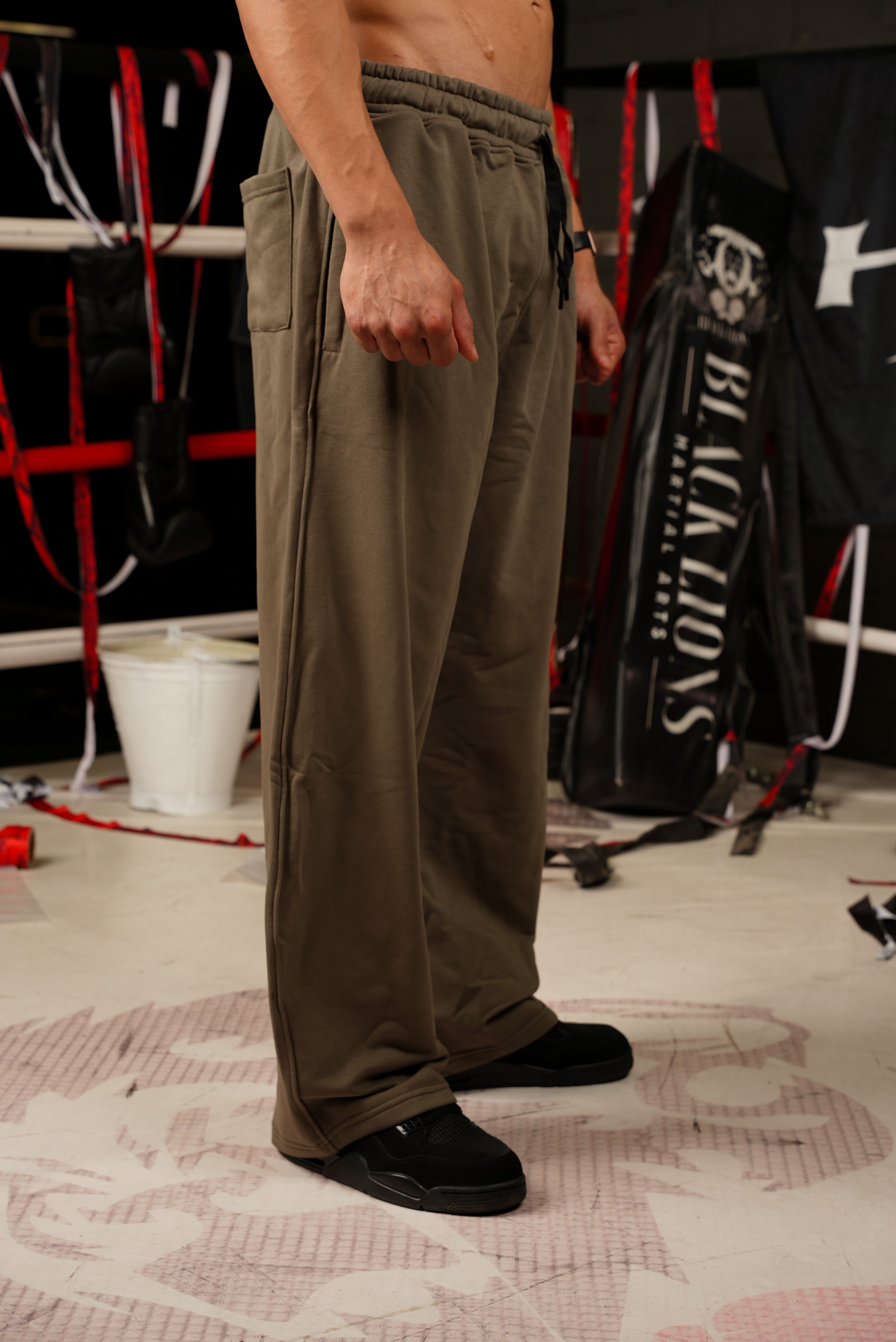 Army green basic pants