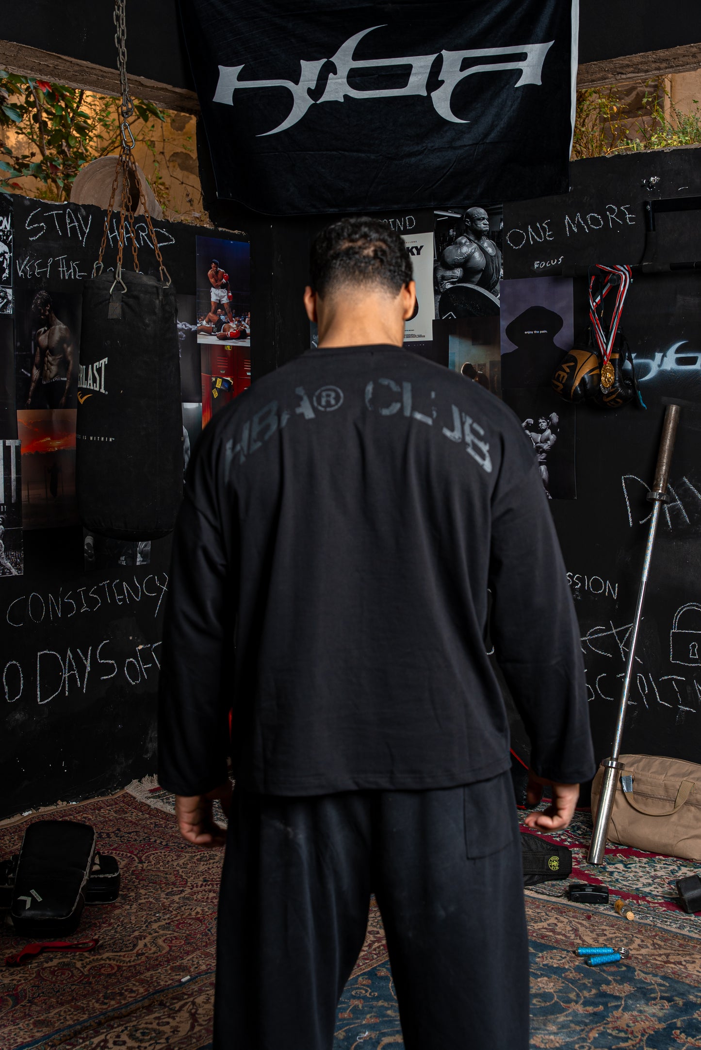 BLACK HBA-CLUB CREWNECK