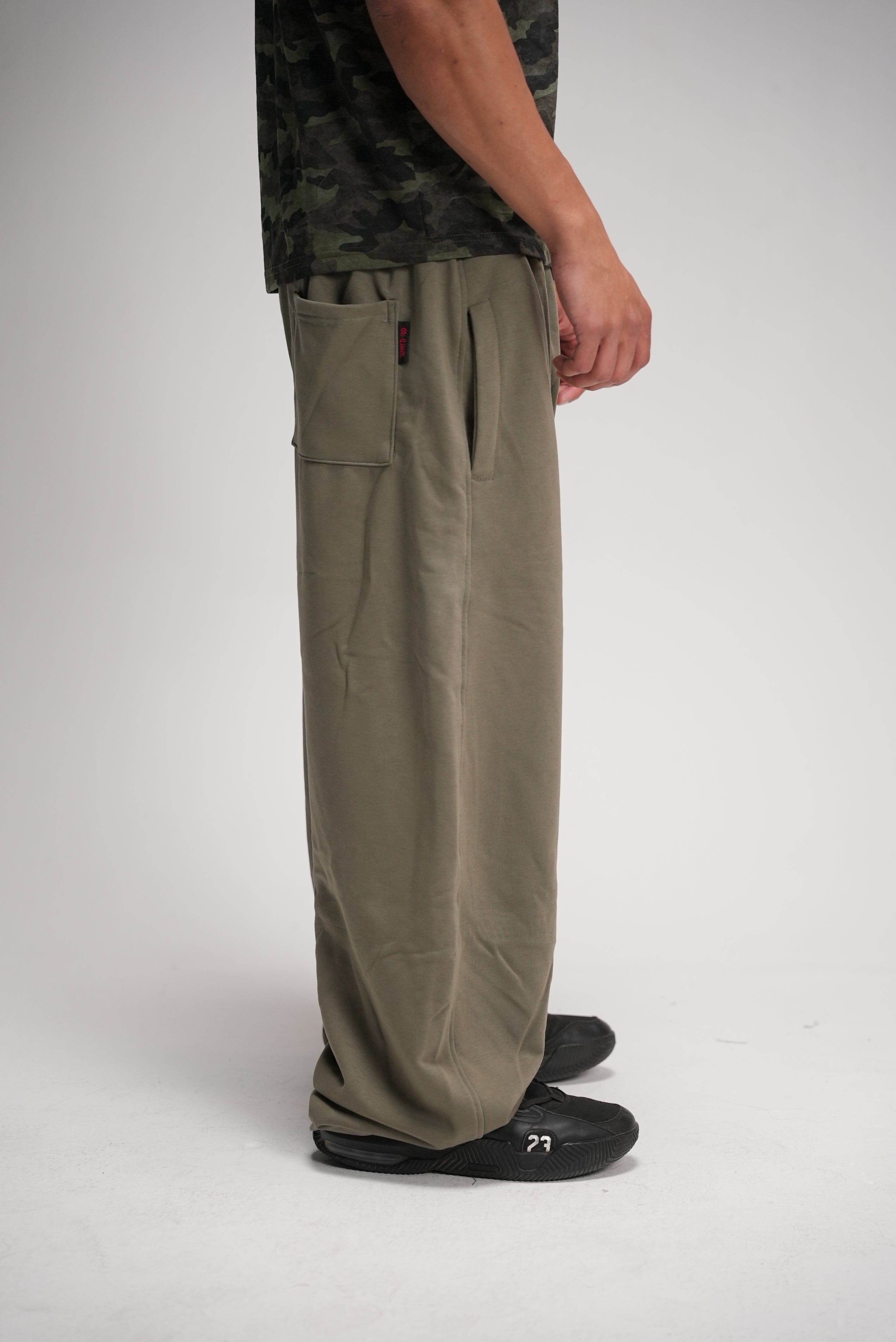 Army green basic pants
