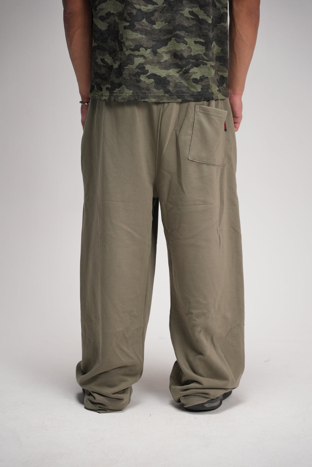 Army green basic pants