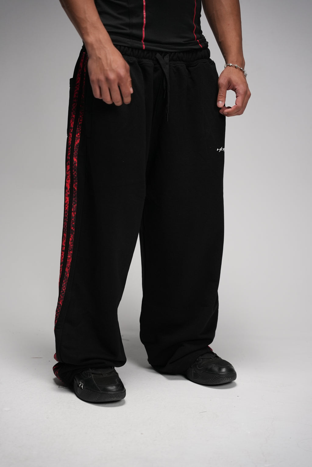 Snake pants
