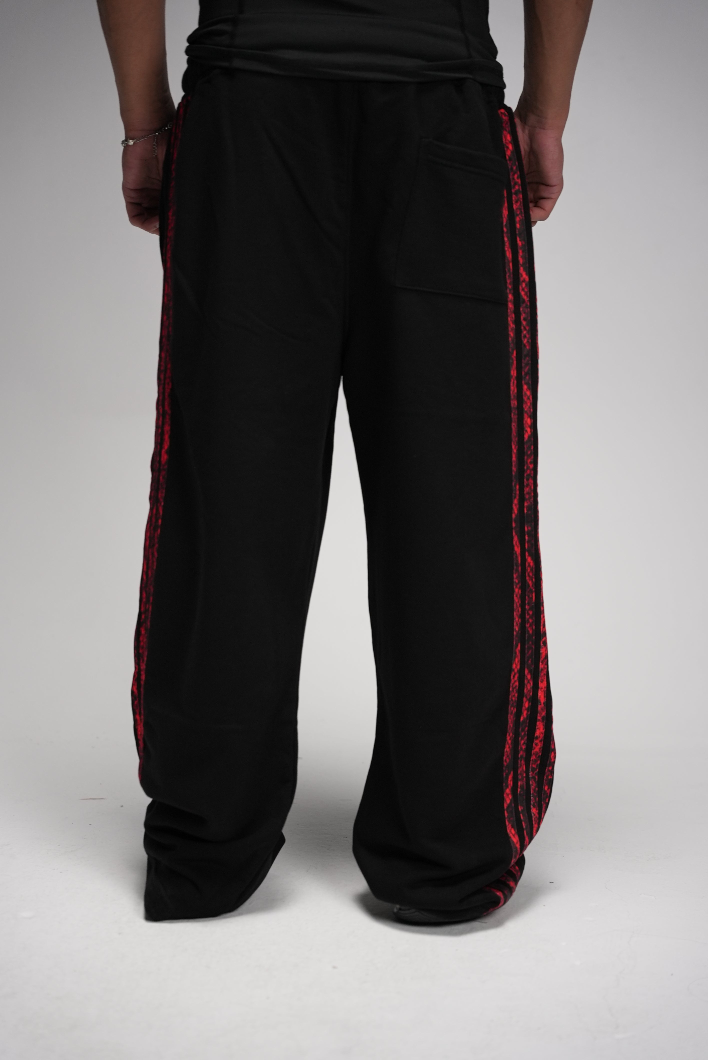 Snake pants